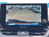 後方確認をサポートするモニター画面です。安全な車庫入れや、狭い道での運転に役立ちます。