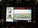 パノラミックビューモニター付きです。車両を上から見たような映像をディスプレイオーディオ画面に表示。運転席からの目視だけでは見にくい、車両周辺の状況をリアルタイムでしっかり確認できます。