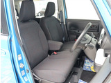 お車選びをお楽しみ頂けるよう、在庫車の展示スペースを十分に確保しております。