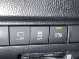 オートマチックハイビームとは、先行車や対向車のライトを認識し、ハイビームとロービームを自動で切り替える機能です。夜道の視界を確保します。詳細は販売店スタッフまでおたずねください。