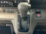 オートマチックシフトレバーは、手になじみ操作しやすい形状で安全運転にもつながります♪