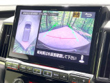 【マルチアラウンドモニター】専用のカメラにより、上から見下ろしたような視点で360度クルマの周囲を確認することができます☆死角部分も確認しやすく、狭い場所での切り返しや駐車もスムーズに行えます。