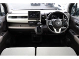 前席全体 目線も高く広い視界で安心して運転することができますね!