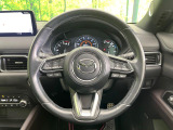 【純正革巻きステアリング】上質な革を使用することで、手にしっかり馴染みとても運転しやすいハンドルです♪