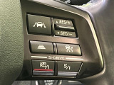 【全車速追従機能付クルーズコントロール】高速道路での長距離走行が楽に!!自動で速度を保つクルーズコントロールが、衝突軽減システムと連携し、前方の車両を感知して車間を保つように速度調節してくれます!!