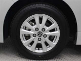 15インチアルミホイールを装着しています。タイヤサイズ195/65R15