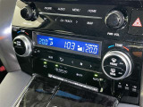 左右独立温度コントロールフルオートエアコンです。運転席、助手席それぞれで独立して温度設定ができます。冷え性の方が乗っても安心ですね♪