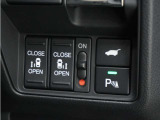 ◆両側電動スライドドア◆狭い駐車場でも乗り降りが楽々♪お子様が隣の車にドアを当ててしまう心配もございません!小さなお子様連れの方もこれで安心。