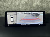 狭い場所での駐車やすれ違いなどでより的確な運転操作に役立つ360&deg;ビューモニターが装備されています。