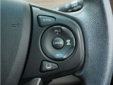 ◆アダプティブクルーズコントロール◆予め設定した車速内でクルマが自動的に加減速。前走車との適切な車間距離を維持しながら追従走行します。【LKAS】車線維持支援システムでステアリング操作を支援。