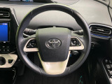 【純正革巻きステアリング】上質な革を使用することで、手にしっかり馴染みとても運転しやすいハンドルです♪