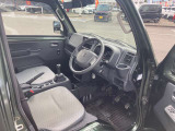 運転席です。シートには汚れ等が無く綺麗です。