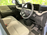 ゆったりと座れるシートは、同乗者にも快適な空間を提供します。運転席からの会話も弾み、楽しいカーライフをサポートします。