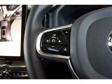 左側のステアリングスイッチは、ワンタッチで全車速ACCの設定が可能です。