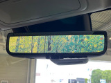 【デジタルインナーミラー】後席の大きな荷物や同乗者で後方が確認しづらい時でも安心!カメラが撮影した車両後方の映像をルームミラー内に表示。クリアな視界で状況の確認が可能です!