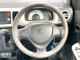 インテリアに合わせたデザインのステアリングは、運転される方のことも考え、運転しやすい形状、大きさです。是非一度、実際に触ってお確かめください。