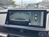 狭い場所での駐車も安心。後方の状況を画面で確認できるので、安全に駐車操作が行えます。ガイドライン表示で、より正確な判断が可能です。