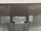 【トヨタセーフティセンス】走行中に前方の車両等を認識し、衝突しそうな時は警報とブレーキで衝突回避と被害軽減をアシスト。より安全にドライブをお楽しみいただけます。