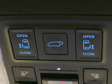 【パワーバックドア】スマートキーや運転席のボタンを押すだけでリアゲートが自動で開閉します!荷物を持っている時や、高い位置にあるバックドアを閉める際に便利な機能です♪
