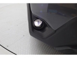 濃霧時など視界が悪い際に運転を助けてくれるフロントフォグランプ