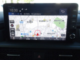 フルセグチューナー内蔵のメーカー純正メモリーナビゲーション搭載です。Bluetooth接続、USBポート付きです。