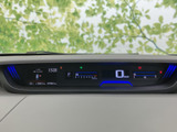 視認性の高いメーター類は、運転に必要な情報を的確にドライバーに伝えます。運転に集中できる、シンプルなデザインです。