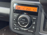 オートエアコンで温度を設定するだけで快適な車内環境を維持することができます!