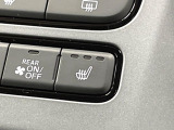 【シートヒーター】寒い日に重宝するシートヒーター!エアコンより早く温まってくれるので寒がりの人も安心ですね♪エアコンの温風は乾燥するから苦手、という方にもをおすすめです。