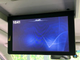 【フリップダウンモニター】大画面モニターで後席でもエンタメをお楽しみいただけます。小さなお子様にも大人気の装備です♪