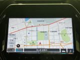 使いやすいナビゲーションシステムで、快適なドライブをサポート。オーディオ機能も充実しており、車内時間を楽しく過ごせます。情報満載の画面が便利です。