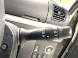 【オートライト】周りの明るさに応じて自動でヘッドライトの点灯・消灯ができる機能です!ライトの付け忘れ・消し忘れなどが無くなり、雨の日や夕方の走行も安心!トンネル通過時も便利ですね♪