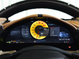 スマートフォン・コネクションにより、使い慣れたナビゲーションアプリを車載モニターに映し出して快適にご利用いただけます。