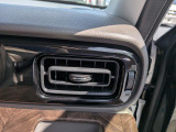 運転席のエアコン吹き出し口です。