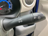 操作しやすいウインカーレバーで、安全な車線変更をサポート。直感的な操作感で、スムーズな運転をアシストします。確実な操作で、安心感を提供。