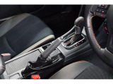 ミツションはストレート型CVTマニュアルモード付になります。CVT車ですが、マニュアル感覚で運転操作ができますので、運転が愉しくなります。
