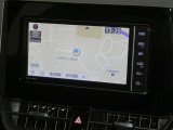 【7インチ純正ナビ】純正ナビを装備。タッチパネル式で使いやすく、詳細地図により目的地をピンポイントで設定できます。初めての道でも迷いにくく、ロングドライブも快適ですよ♪
