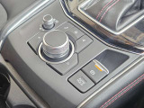 手元で直感的に操作できるコマンダースイッチや、停車時に便利なオートホールド機能を搭載!運転中の視線移動を抑え、安全で快適なドライブをサポートします。優れた操作性と上質感、ぜひ店頭でお確かめください。