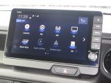 ナビゲーションは純正9インチメモリーナビ(LXU-242NBi)を装着しております。AM、FM、CD、DVD再生、Bluetooth、音楽録音再生、フルセグTVがご使用いただけます。