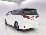 荷物をたっぷり載せて広々ドライビング♪夏でも冬でも、アウトドアやショッピングを思い切り楽しみましょう!
