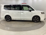 購入後も自社指定整備工場完備でお客様の愛車をしっかりサポート致します!御納車時には安全かつ安心してお乗り頂けるようホンダ専門知識を持つ整備スタッフが点検・整備・装備も説明をしてお渡ししております。