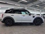 全てのMINIに全国のMINI正規ディーラーでご利用いただける保証をお付けしてご納車させていただいております(一部特殊車両を除く)。