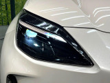 【LEDヘッドライト】悪天候や夜間走行時も良好な視界を確保し安心して運転できる高輝度LEDヘッドライトを装備!点灯速度が早く、消費電力も抑えられています。