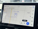 【10インチナビ機能付きディスプレイオーディオ】ナビ機能搭載の他、お持ちのスマートフォンと連携して、ナビやbluetoothでの音楽再生が可能です♪デザインはもちろん操作性も良好!