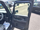 【届出(登録)済未使用車とは】自動車の分類では「新車」「中古車」この2種類しかありません。走行距離が100km未満かつ初度登録または初度届出された車両を「届出(登録)済未使用車」と呼んでいます。