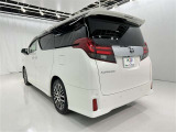 沢山乗れるのがこの車の魅力!2台で移動しないと・・・なんて時もこの車なら1台で!大活躍です♪
