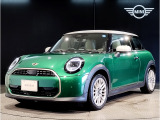 MINI 3door クーパーCが入庫いたしました。ボディーカラーは、ブリティッシュレーシンググリーンでございます。