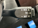 【クルーズコントロール】高速道路もラクラク走行。アクセルを離しても一定速度で走行ができ、長距離運転時の負担を軽減!加速・減速も簡単なスイッチ操作で調整できます。