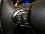 【ステアリングリモコン】ステアリングにオーディオ調節可能なスイッチが装備されていますので運転中でも視線をそらさずにオーディオの調節が可能です!