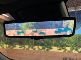 【デジタルインナーミラー】後席の大きな荷物や同乗者で後方が確認しづらい時でも安心!カメラが撮影した車両後方の映像をルームミラー内に表示。クリアな視界で状況の確認が可能です!