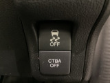 ハンドルの右側には安全装備の、CTBA(シティブレーキアシストシステム)とVSA(ABS+TCS+横滑り抑制)の解除スイッチがついています。